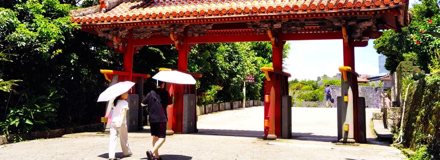 Okinawa : visite guidée du château de Shurijo et de Tamaudun - Site classé au patrimoine mondial de l'UNESCO