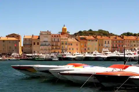 From Cannes: Saint-Tropez Private Full-Day Tour by Van