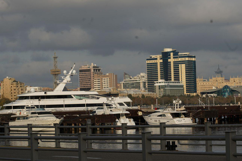 Tour di un giorno intero della città di Baku