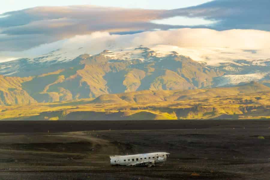 Island: Shuttle-Service zum Flugzeugwrack. Foto: GetYourGuide Island: Shuttle-Service zum Flugzeugwrack. Foto: GetYourGuide