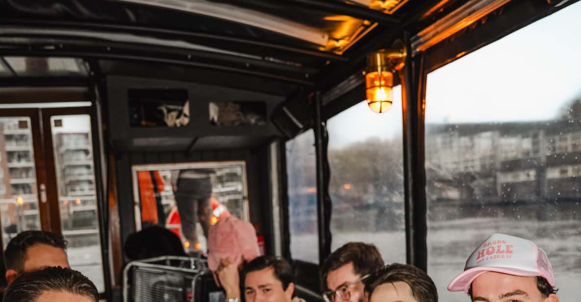 Afbeelding 9 van Groningen: Terrasboot ervaring met een gezellige bar