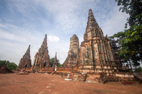 Desde Bangkok: tour económico por lo más destacado de AyutthayaLa antigua plaza Siam