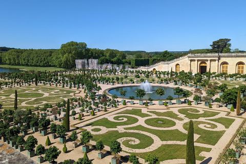 Versailles: Palace & Gardens Private Tour by Golf Cart