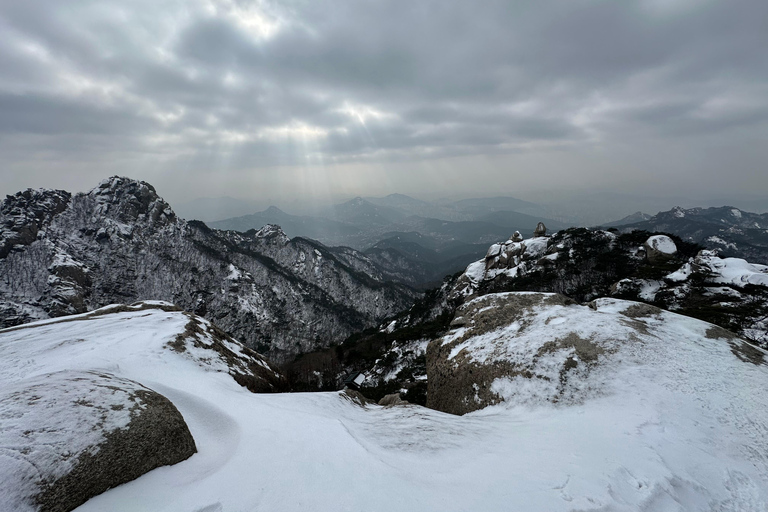 Seoul: Bukhansan Mountain Guided Hike