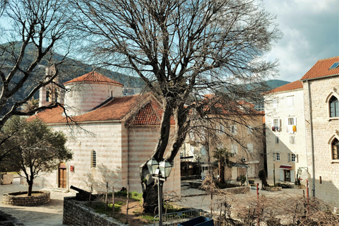 Budva: Visita a pie del casco antiguo con guía local