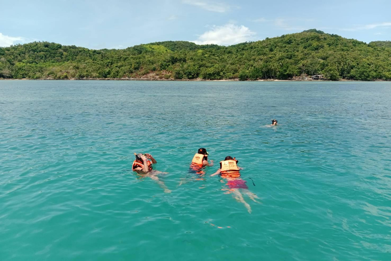 Koh Samui: Island Hopping Adventure in Coral and Pig Island Small Group Tour with Hotel Pickup
