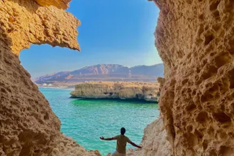 From Muscat: Guided Wadi Tiwi Hike, Romantic Cave & Sinkhole