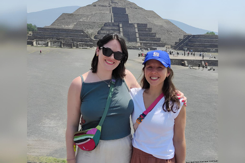 Teotihuacan Pyramids: Private Tour with Round Trip TransportPrivate Tour for your group (From 2 to 12 people)