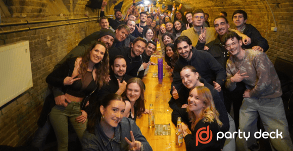 Budapest: Gesellige Kneipentour zu Ruinenbars mit Spielen & Shots