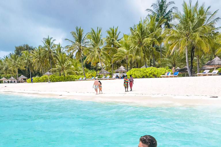 Kendwa: kayak trasparente e drone con guida