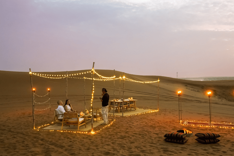 Au départ de Dubaï : Dîner privé dans les dunes de MleihaDîner privé