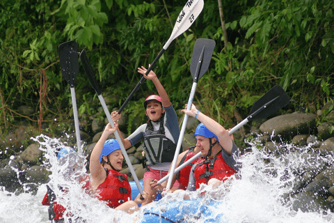 Rafting en aguas bravas del Arenal Excursión familiar