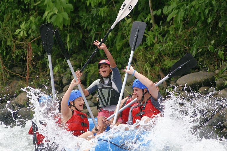 Rafting en aguas bravas del Arenal Excursión familiar