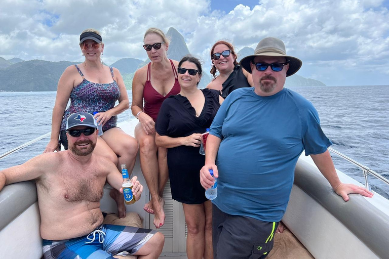 St. Lucia: Private Bootstour nach SoufriereHalbtags 25&#039; Schnellboot &quot;Israel King&quot;