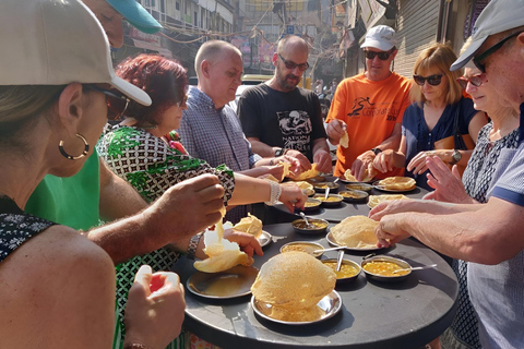 Agra : visite à pied, street food, bazars d&#039;épices et tuk-tukVisite privative avec guide et Tuk-Tuk uniquement