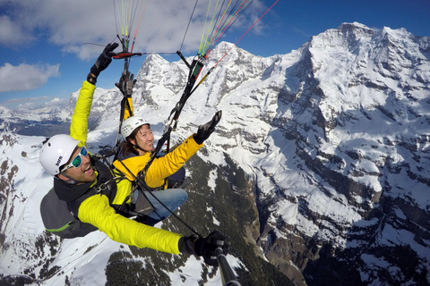 Mürren: Parapente sobre os penhascos e cachoeiras de Lauterbrunnen