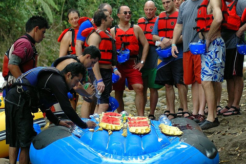 Rafting em Arenal Classe II-IIIExcursão familiar para rafting em corredeiras de Arenal