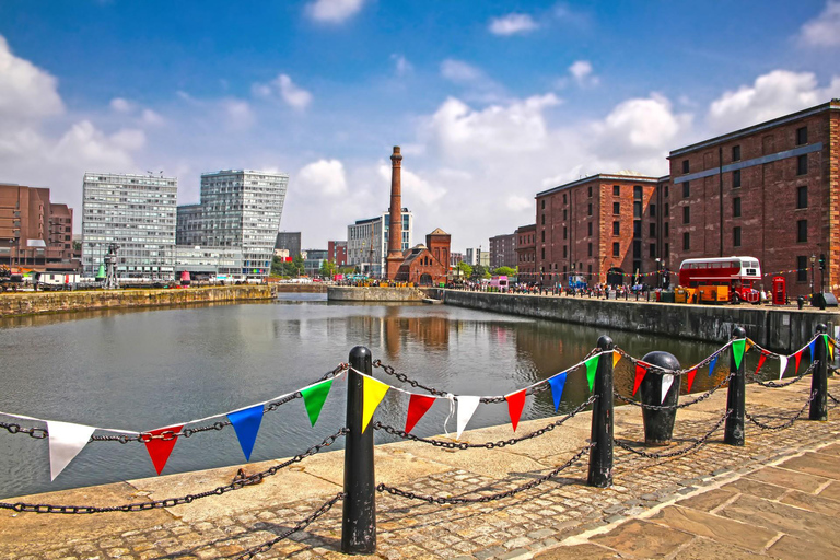 Beatles Highlights Walking Tour in Liverpool 3-hour: English Walking Tour