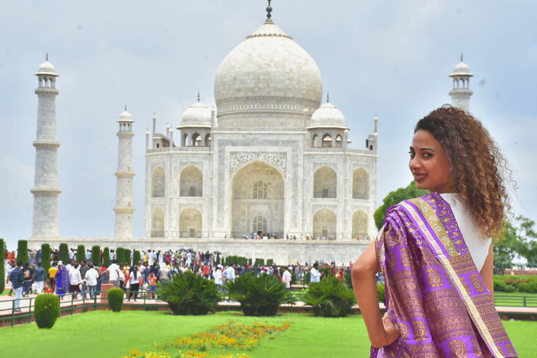 Depuis Delhi : Visite du Taj Mahal et d'Agra en voiture au coucher du soleilVoiture avec chauffeur et guide privé