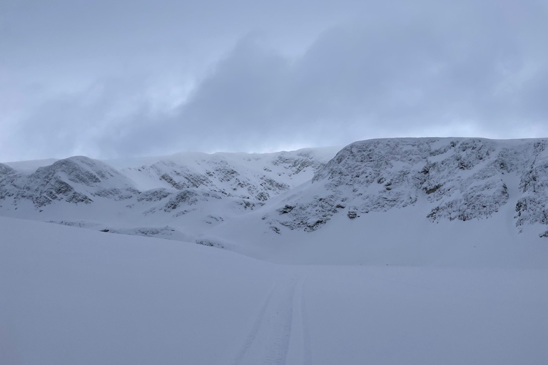 From Sofia: Private 7 Lakes Winter Hiking Tour