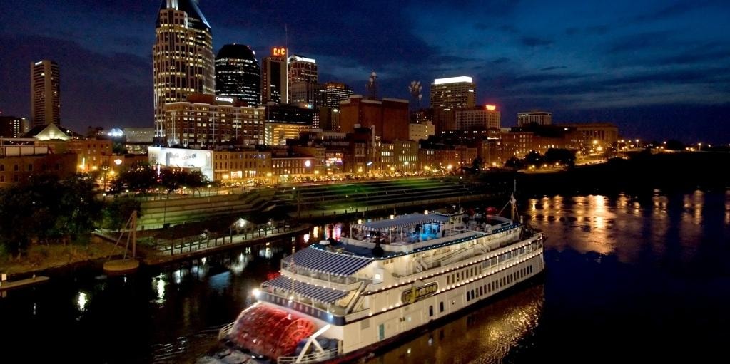 riverboat dinner cruise nashville