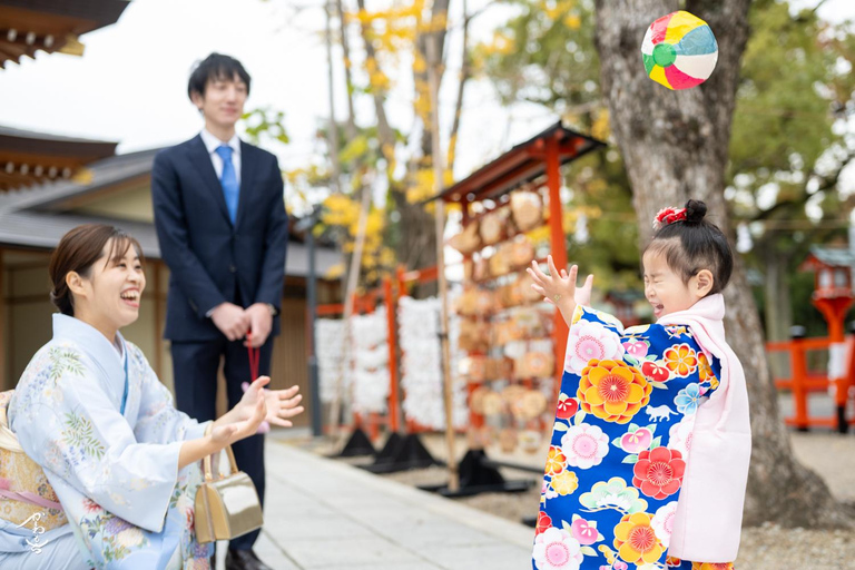 Kanazawa: Private Photoshoot with Professional Photographer Photoshooting