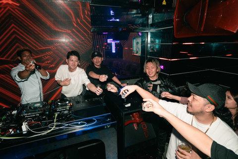 Tokyo: Cross Roppongi Karaoke Nightclub Ticket (For Foreign) Admission ticket + 2 drinks