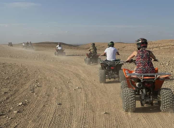 Marrakech : désert d'Agafay, quad, balade à dos de chameau et dîner-spectacle - quad