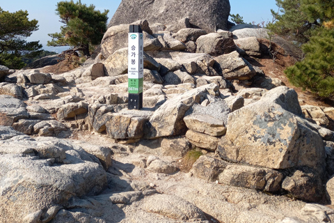 Randonnée dans les montagnes de Bukhansan - 6 heures