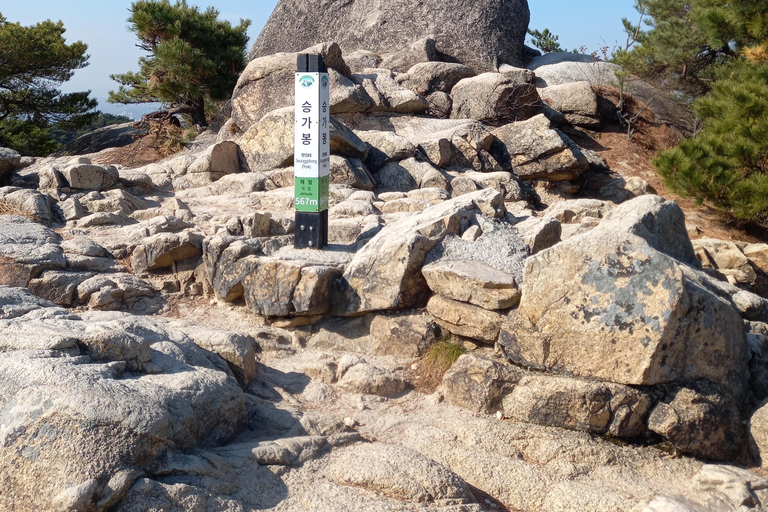 Randonnée dans les montagnes de Bukhansan - 6 heures