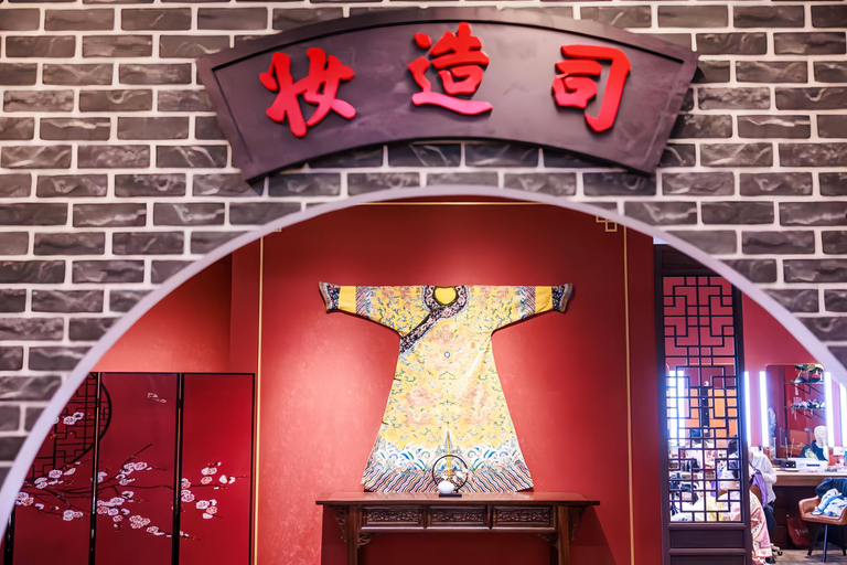 Shenyang: Manchu BanJin Feast with Live Performances Blue Seat（Regular）Meal+Costume+Makeup（ 2 days in advance）