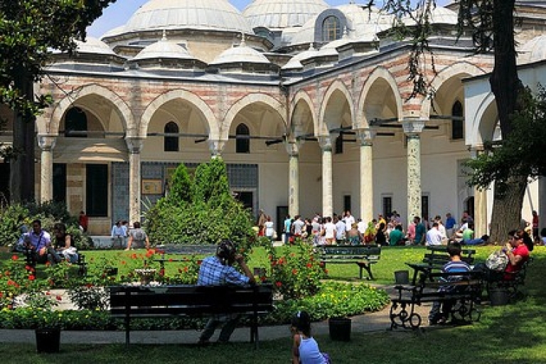 Experience Istanbul: Topkapi Palace Half-Day Guided Tour