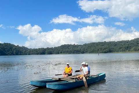 Munduk: Twin Lake Jungle Hike, Ulun Danu Temple, &amp; WaterfallTour with Meeting Point at Twin Lake, Munduk