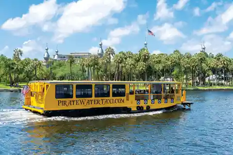 Tampa: Pirate Water Taxi Hop-On Hop-Off Tour