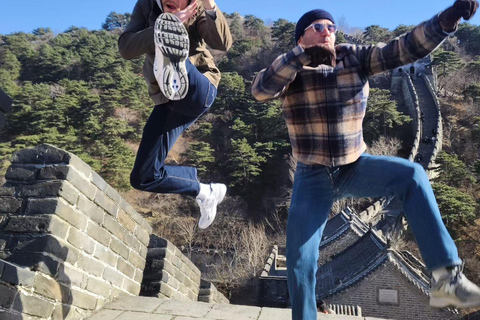 Beijing: From Jiankou to Mutianyu Great Wall Hiking Tour Beijing Downtown Pick up with English Guide