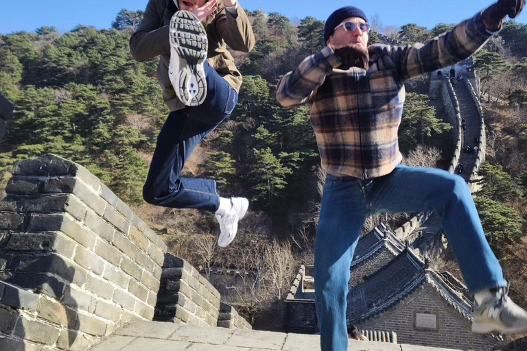 Beijing: From Jiankou to Mutianyu Great Wall Hiking Tour Beijing Downtown Pick up with English Guide
