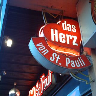 Hamburg: St. Pauli 1.5-Hour Tour