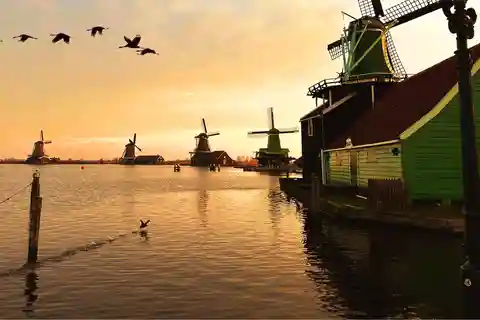 Amsterdam: Tour privato Giethoorn, Zaanse Schans Guida Locale