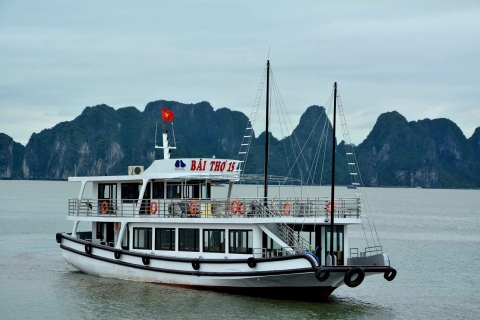 Ab Hanoi: Halong-Bucht - Bootsfahrt mit Transfers