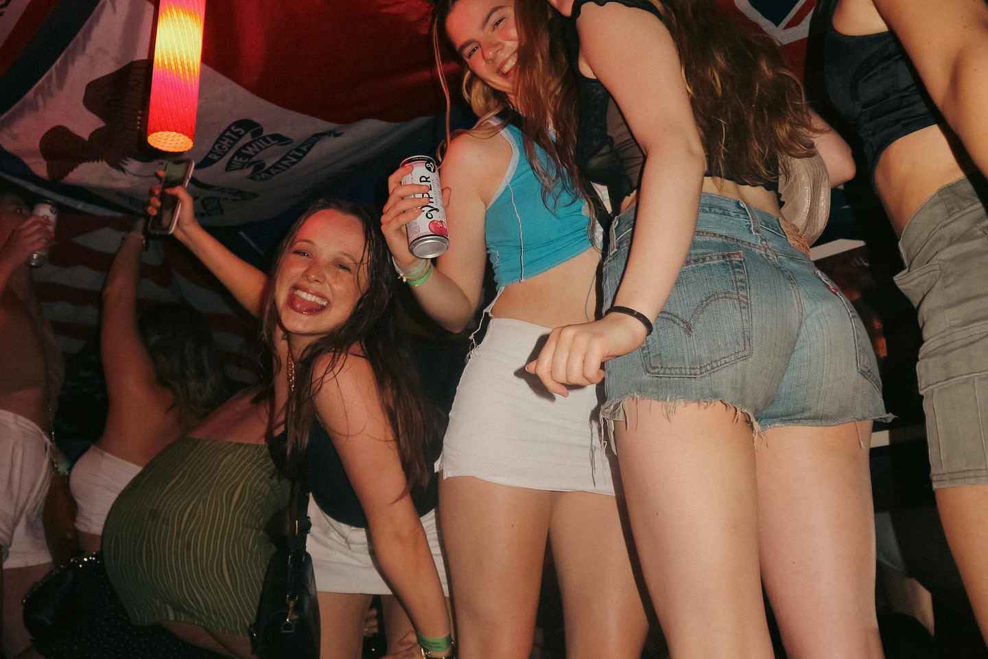 布拉格夜饮狂欢：无限畅饮VIP入场