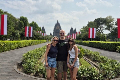 Yogyakarta : Borobudur à l'aube, quad sur le Merapi et PrambananBorobudur à l'aube (accès VIP), Merapi en quad et Prambanan