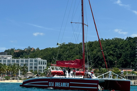 Montego Bay: Crucero privado en catamarán con snorkel