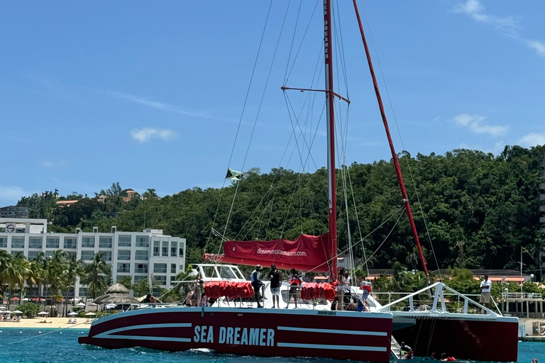 Montego Bay: Crucero privado en catamarán con snorkel