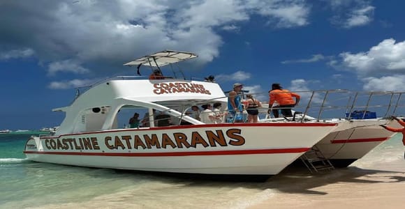 Punta Cana: Catamaran Cruise with Snorkeling & Drinks