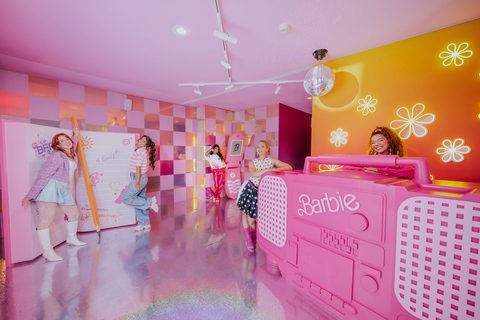 Amsterdam: toegangsbewijs voor Barbie The Dream ExperienceAlleen voor volwassenen + welkomstdrankje