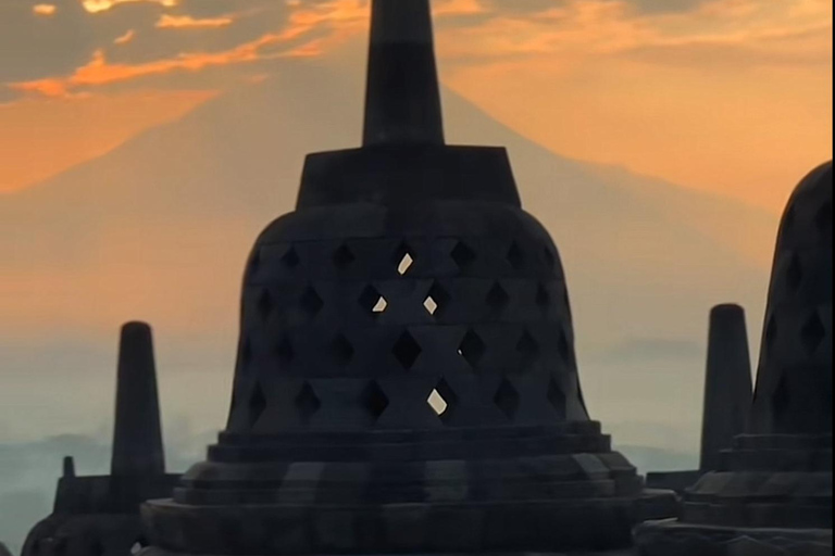 Yogyakarta: Borobudur Sunrise Include Breakfast n Prambanan