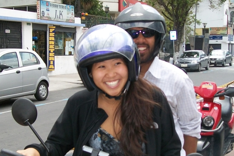 Visite autoguidée de Quito et de l'équateur en scooterOption standard