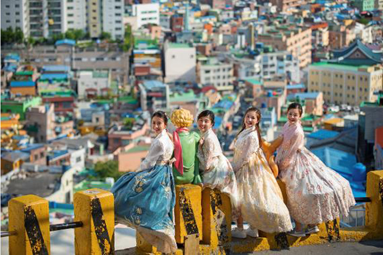 Un completo tour en grupo reducido por Busan con un guía titulado