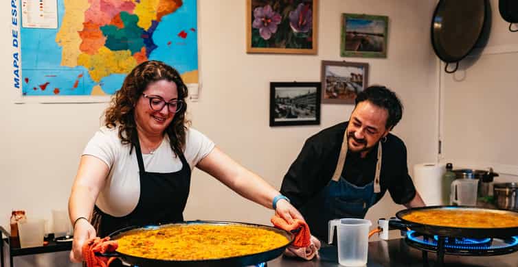 Madrid: Paella and Sangria Workshop in the City Center photo 9