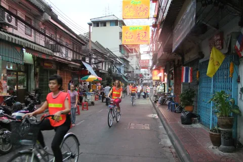 Bangkok by Night Cycling Tour with Street-food Meal